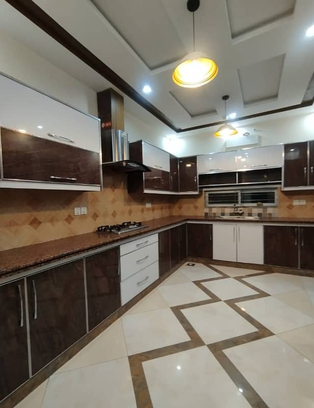1 Kanal House for Rent in DHA Phase 7 Block R Near Raya Commercial Zone 0