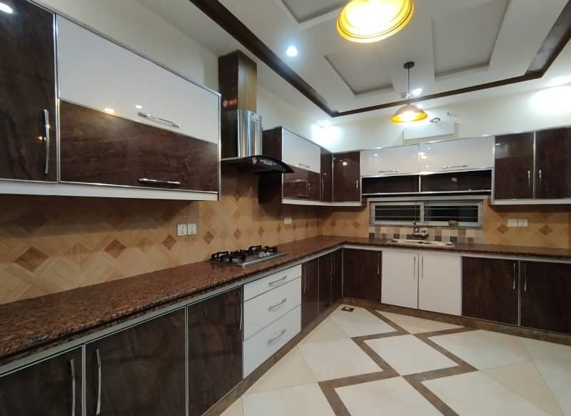 1 Kanal House for Rent in DHA Phase 7 Block R Near Raya Commercial Zone 3