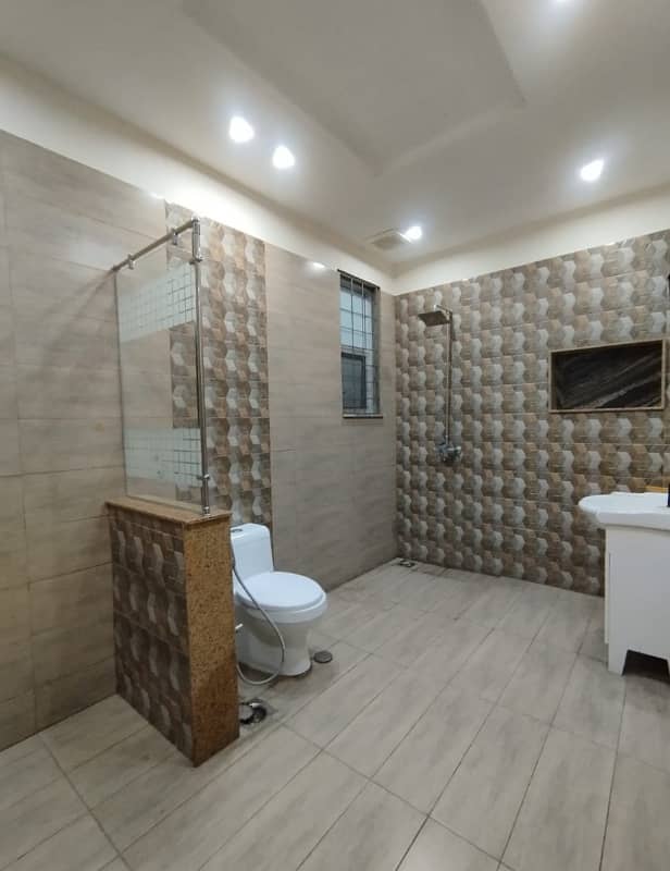 1 Kanal House for Rent in DHA Phase 7 Block R Near Raya Commercial Zone 6