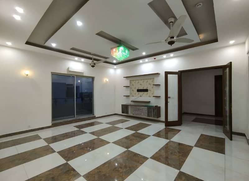 1 Kanal House for Rent in DHA Phase 7 Block R Near Raya Commercial Zone 7