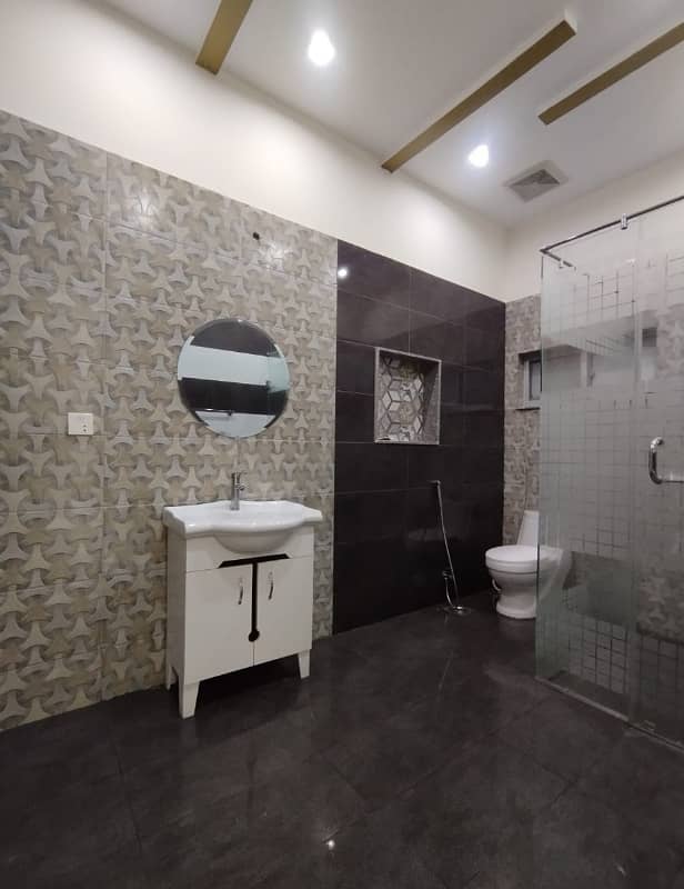 1 Kanal House for Rent in DHA Phase 7 Block R Near Raya Commercial Zone 10