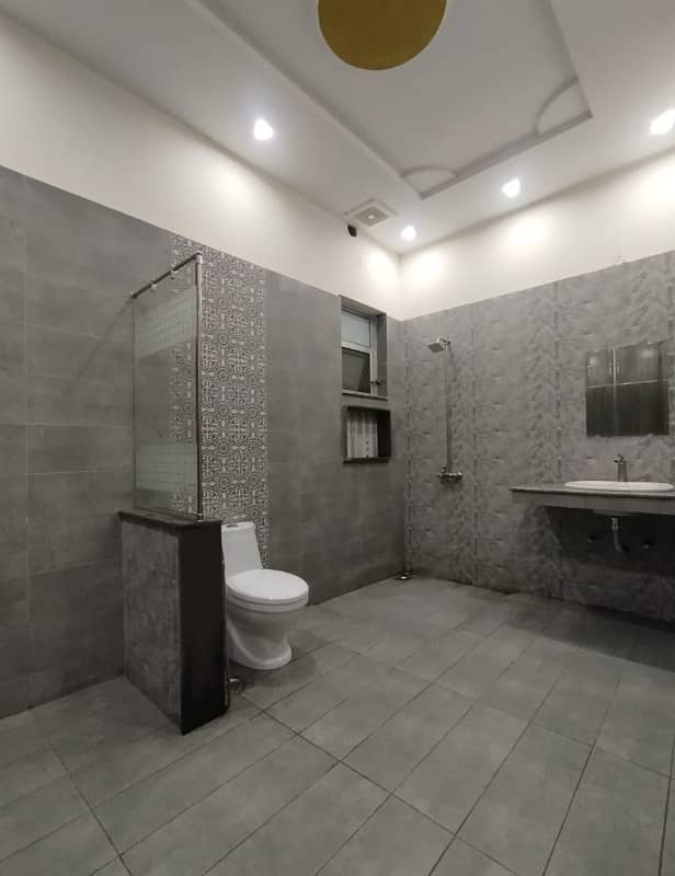 1 Kanal House for Rent in DHA Phase 7 Block R Near Raya Commercial Zone 11