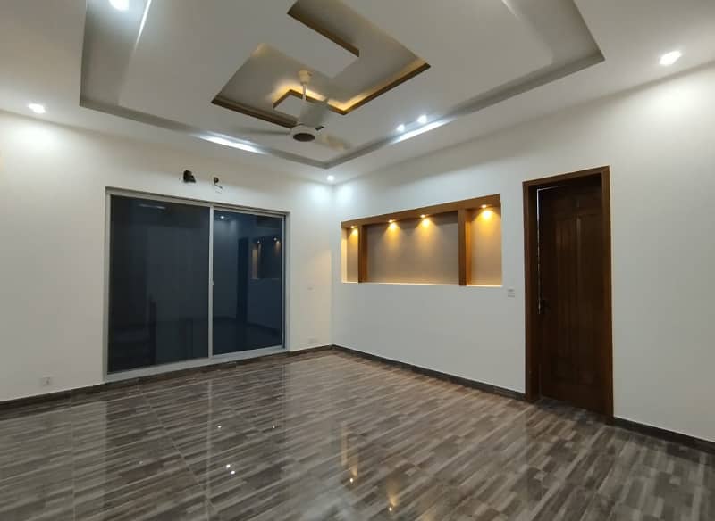 1 Kanal House for Rent in DHA Phase 7 Block R Near Raya Commercial Zone 14