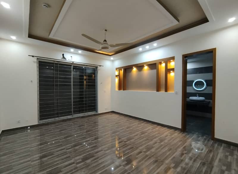 1 Kanal House for Rent in DHA Phase 7 Block R Near Raya Commercial Zone 17