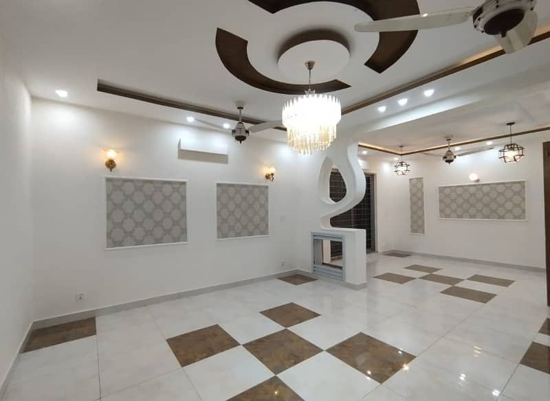 1 Kanal House for Rent in DHA Phase 7 Block R Near Raya Commercial Zone 20