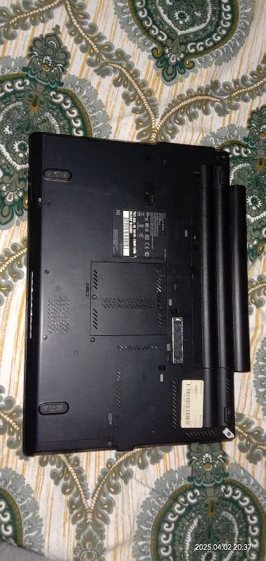 Lenove thinkpad T420 core i5 2nd generation 9
