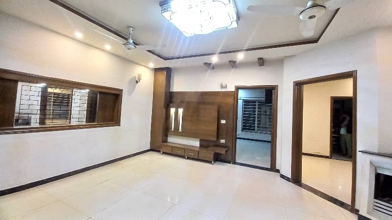 10 Marla Upper Portion Available In Sunny Park Society Near Pcsir Phase 2 0