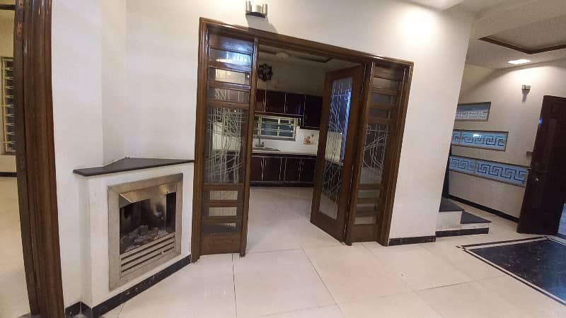 10 Marla Upper Portion Available In Sunny Park Society Near Pcsir Phase 2 4