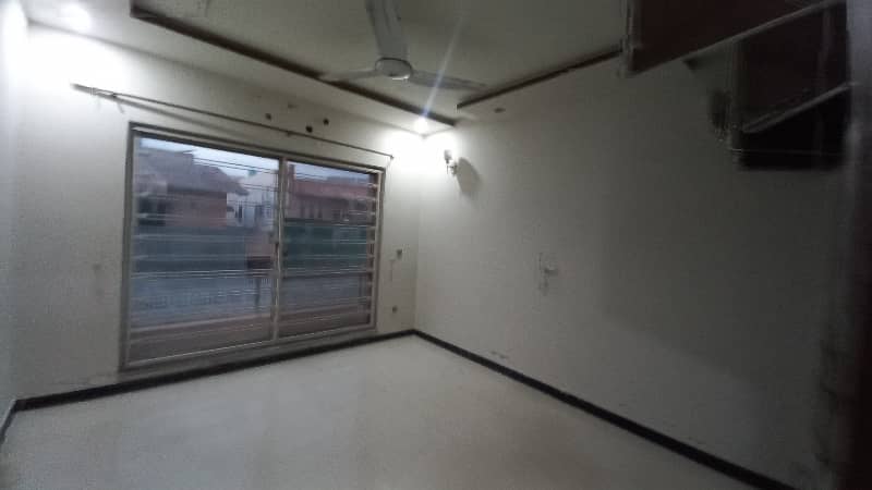 10 Marla Upper Portion Available In Sunny Park Society Near Pcsir Phase 2 8