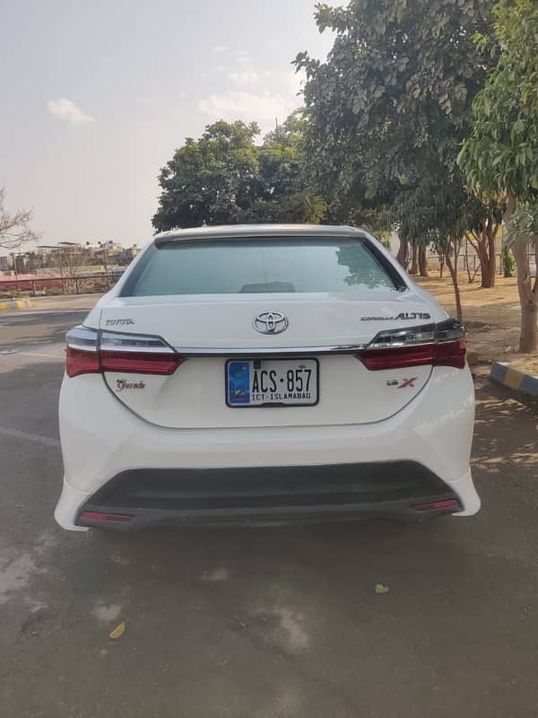 Toyota Altis Grande 2016 5