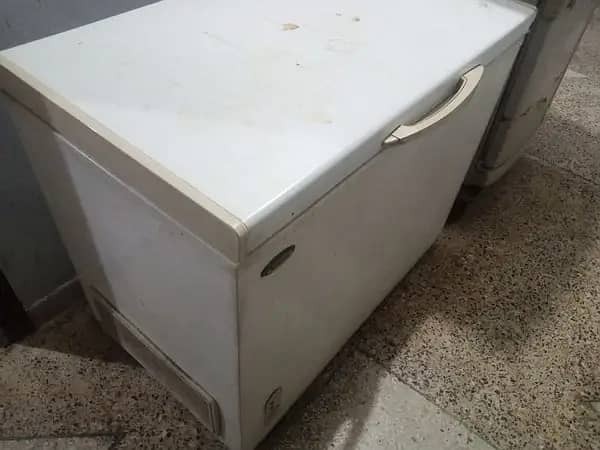 Waves 10/10 deep freezer available for sales 1