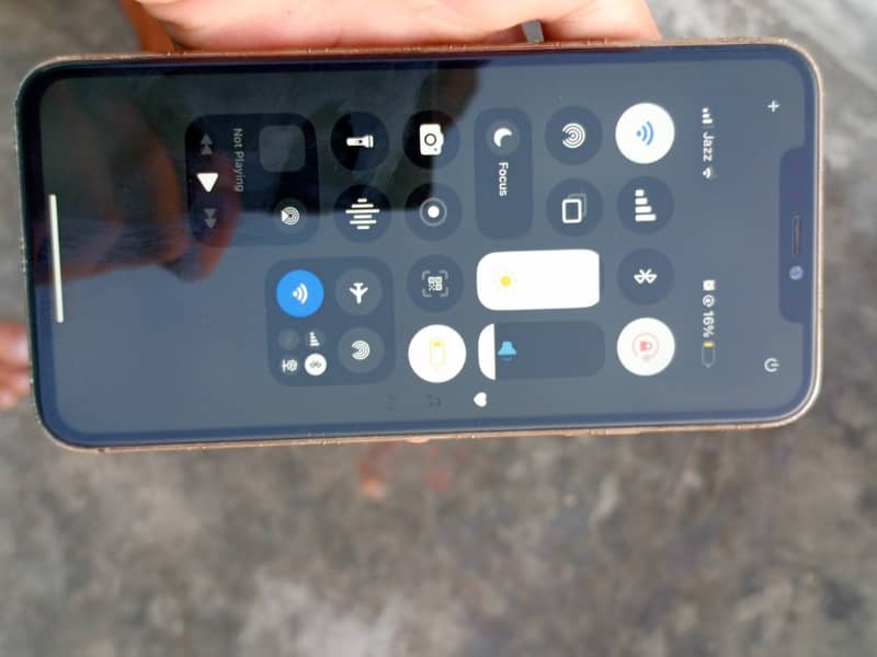 iPhone 11 Pro max non pta Esim time available 64 gb battery health 82 5