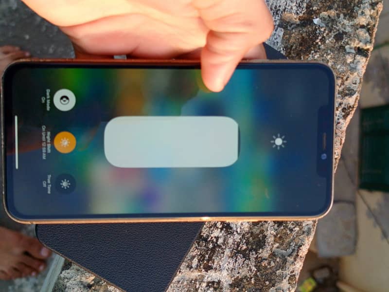 iPhone 11 Pro max non pta Esim time available 64 gb battery health 82 6