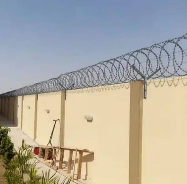 chain link fence razor wire barbed wire welded mesh Security Wire jali 2