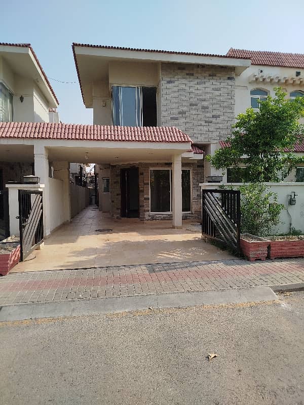 Great Location Close To All Amenities 11-Marla Double-Storey Modern House For Sale 0