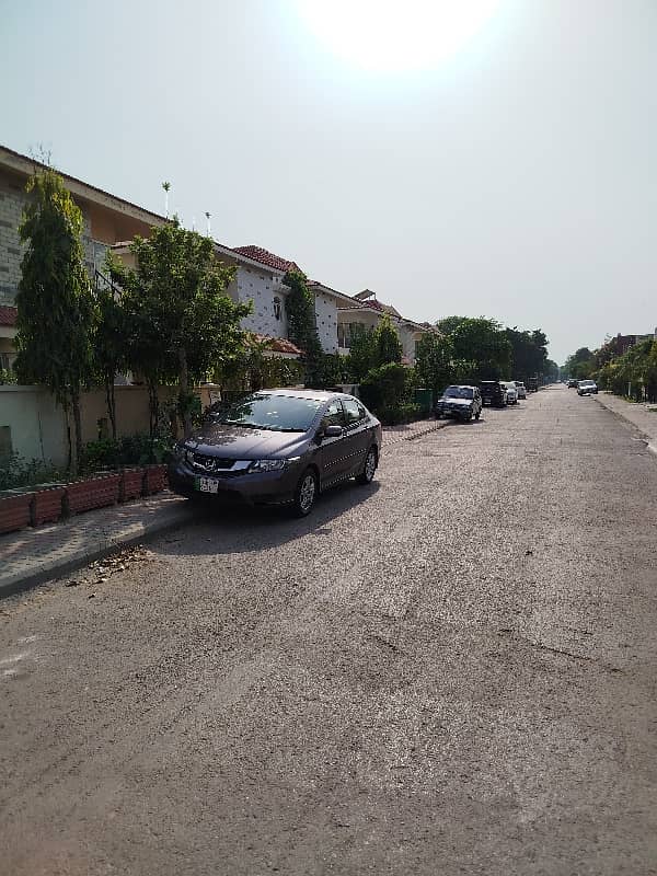 Great Location Close To All Amenities 11-Marla Double-Storey Modern House For Sale 2