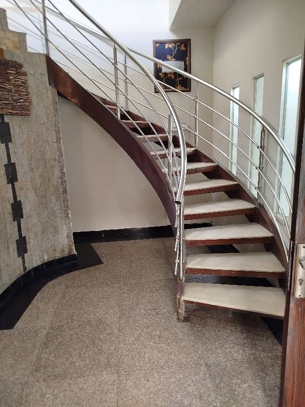 Great Location Close To All Amenities 11-Marla Double-Storey Modern House For Sale 28