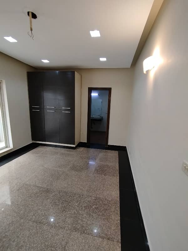 Great Location Close To All Amenities 11-Marla Double-Storey Modern House For Sale 41