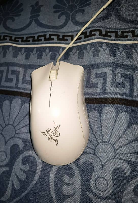 MSI keyboard almost new and razer deathadder mouse in good condition 5