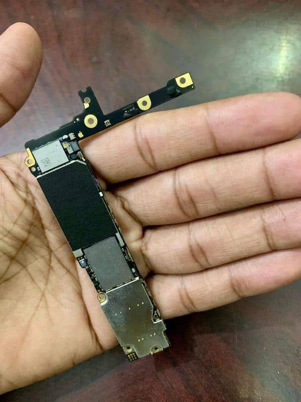 iPhone 6 plus 128gb board 1