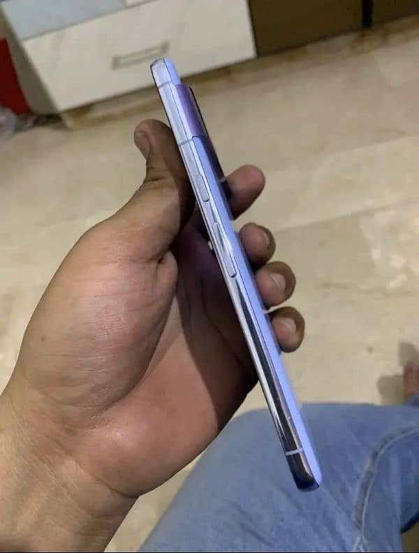 Google pixel 8 pro 10x10 condition okay exchange possible to iPhone 2