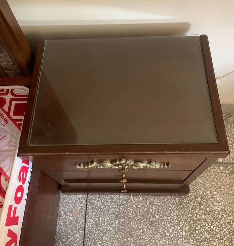 King Size bed set with side tables and mattress 7