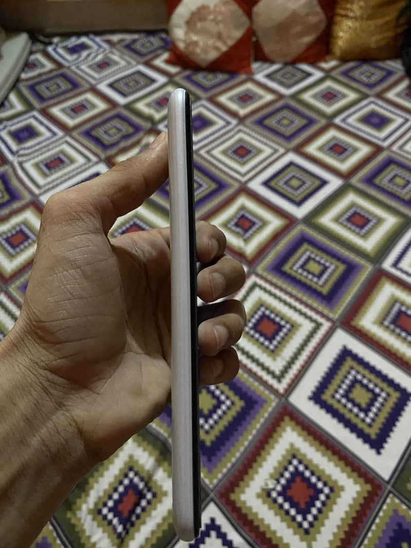 Tecno Spark 6 Go 4