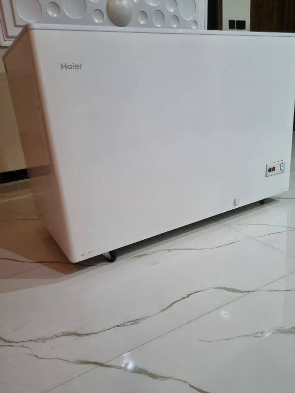 I AM SELLING MY DEEP FREZEER. . . . 0