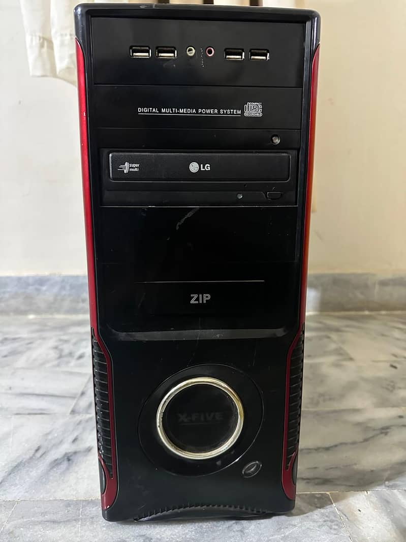 High-Performance Workstation PC for Professional Use - 8GB RAM, 1TB HD 0