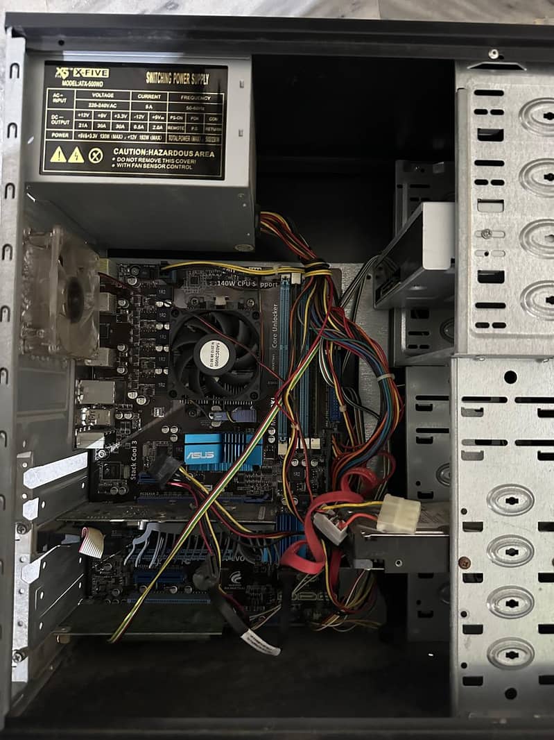 High-Performance Workstation PC for Professional Use - 8GB RAM, 1TB HD 1