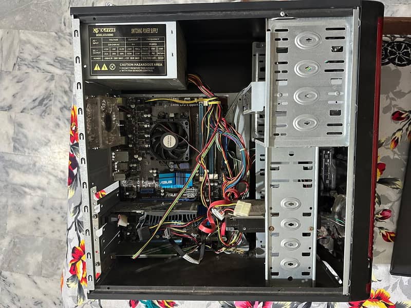 High-Performance Workstation PC for Professional Use - 8GB RAM, 1TB HD 2