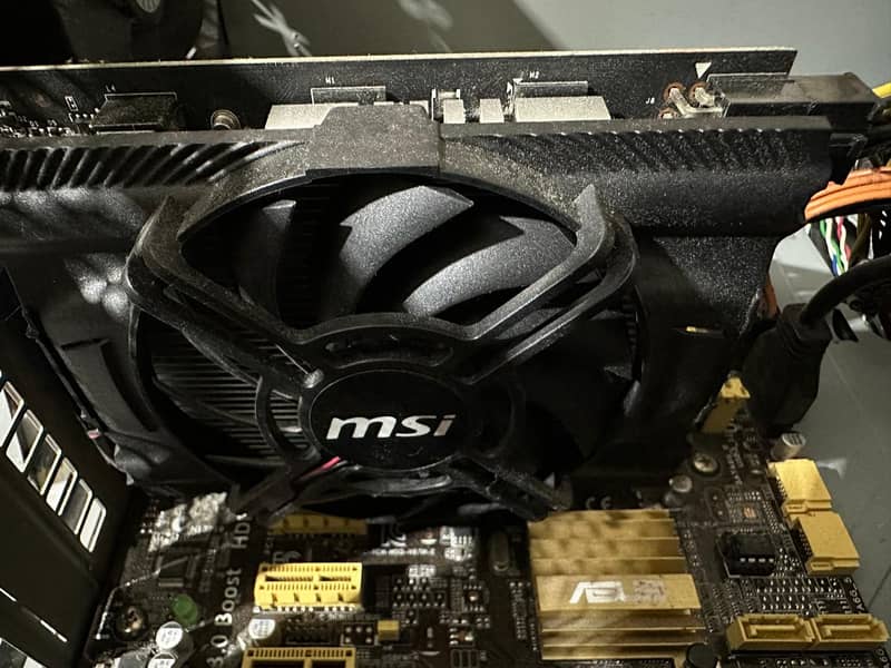 High-Performance Workstation PC for Professional Use - 8GB RAM, 1TB HD 3