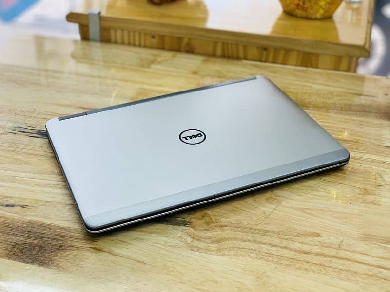 Dell Latitude UltraSlim Core i5 4th Generation 8GB Ram / 128GB SSD 1
