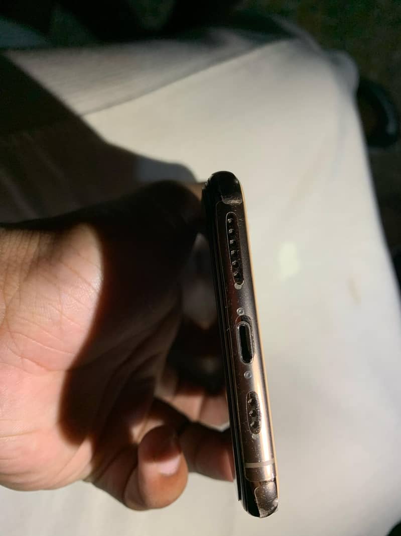 Apple iPhone 11 Pro Max 3