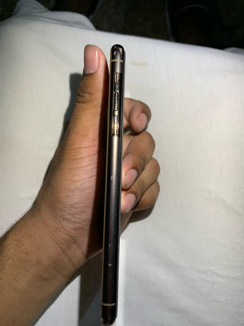Apple iPhone 11 Pro Max 6