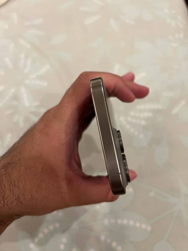 iphone 15 pro max , just box open PHYSICAL SIM, non pta, factory unlok 4