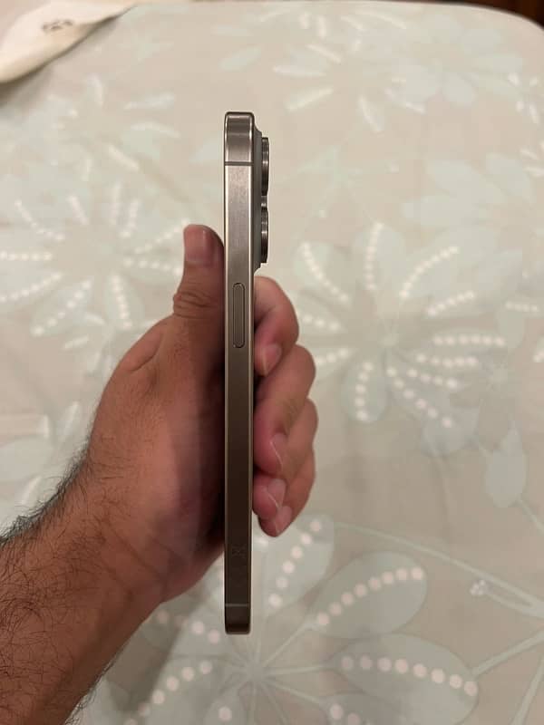 iphone 15 pro max , just box open PHYSICAL SIM, non pta, factory unlok 5