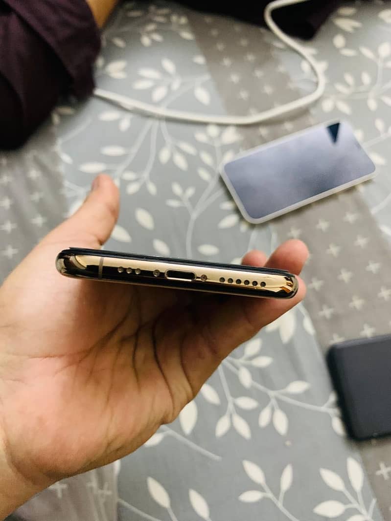 iPhone XS Max 64gb pta approved 2