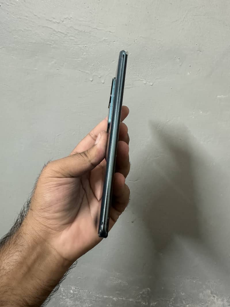 V30 5G 12 256 PTA Offical only phone and 80W charger 3