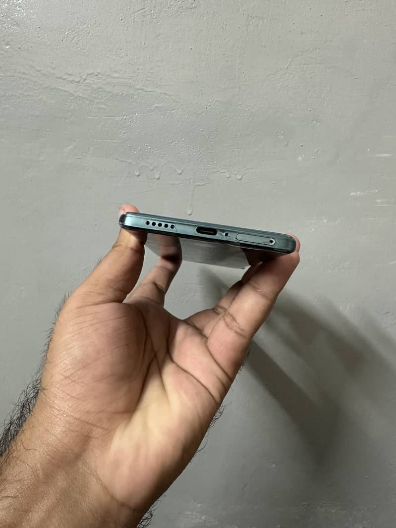 V30 5G 12 256 PTA Offical only phone and 80W charger 2