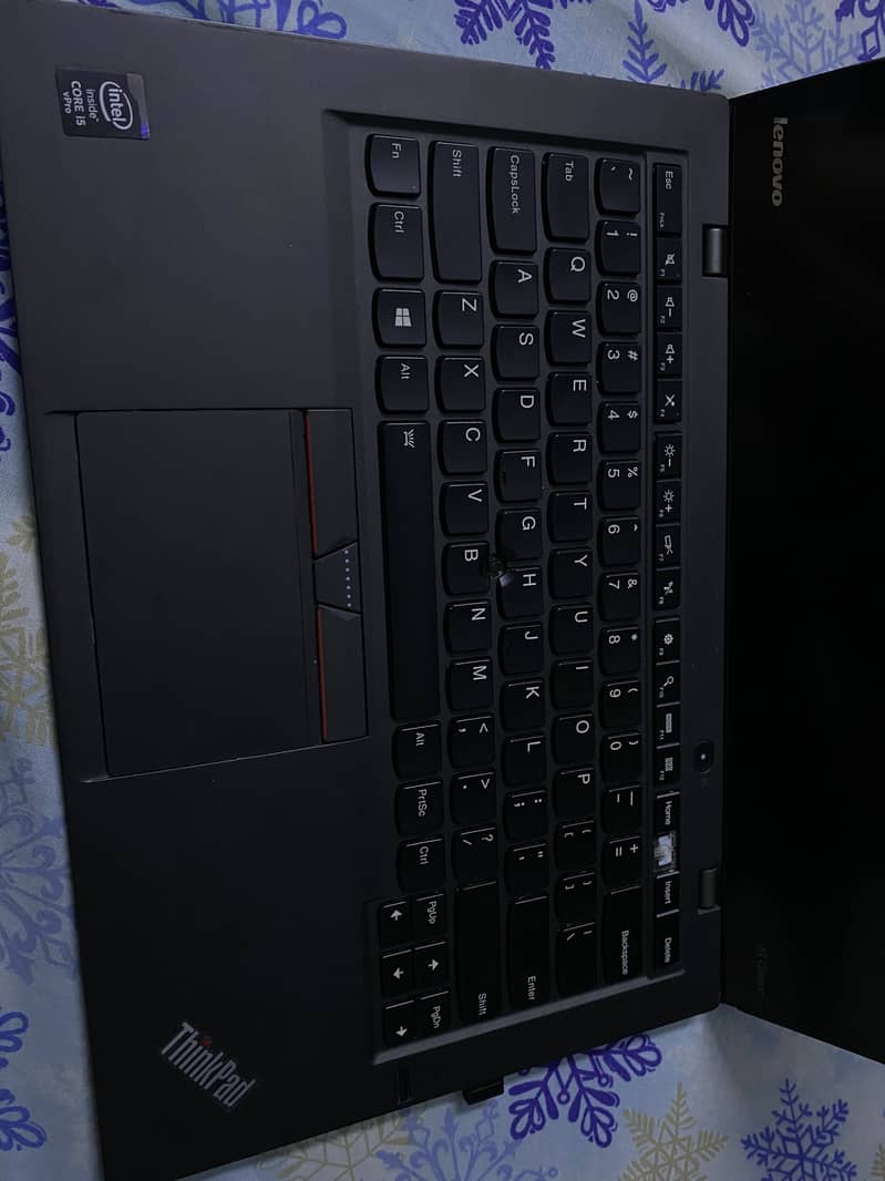 Lenovo X1 Carbon i5 5th Gen 4