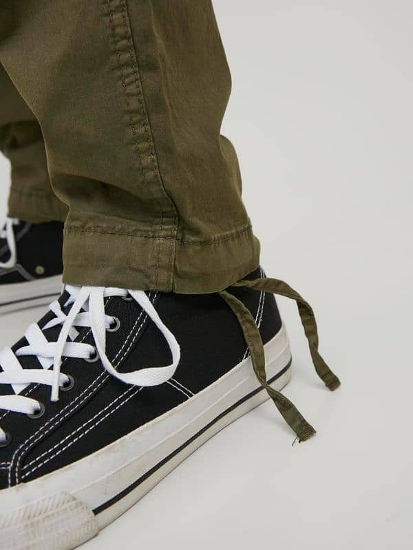 JACK & JONES BEST QUALITY CARGO TROUSERS. 8