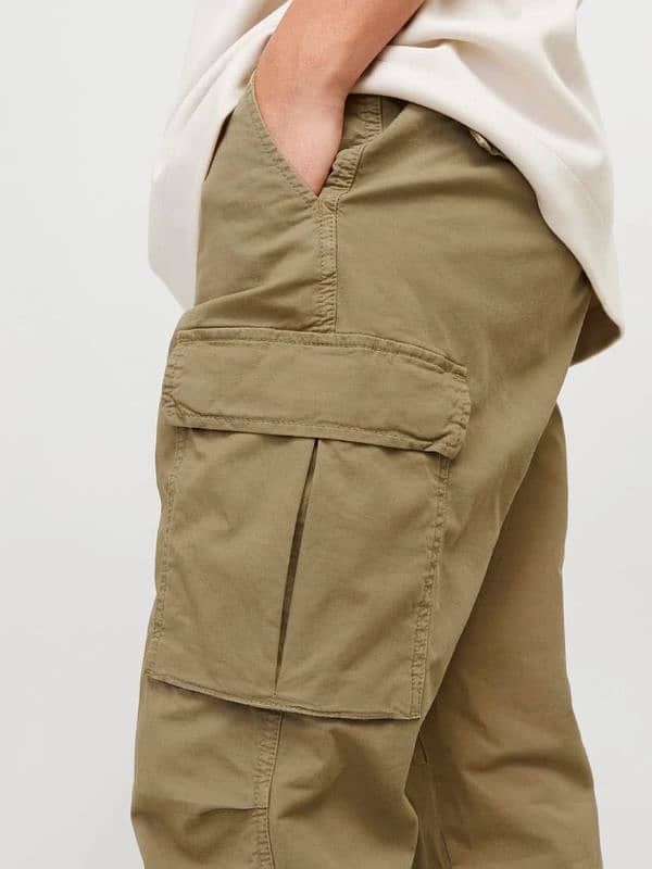 JACK & JONES BEST QUALITY CARGO TROUSERS. 13