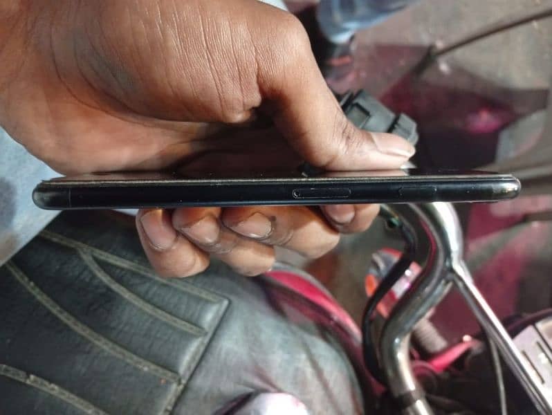 i phone 7 128 gb all ok 9/10 none pta 5