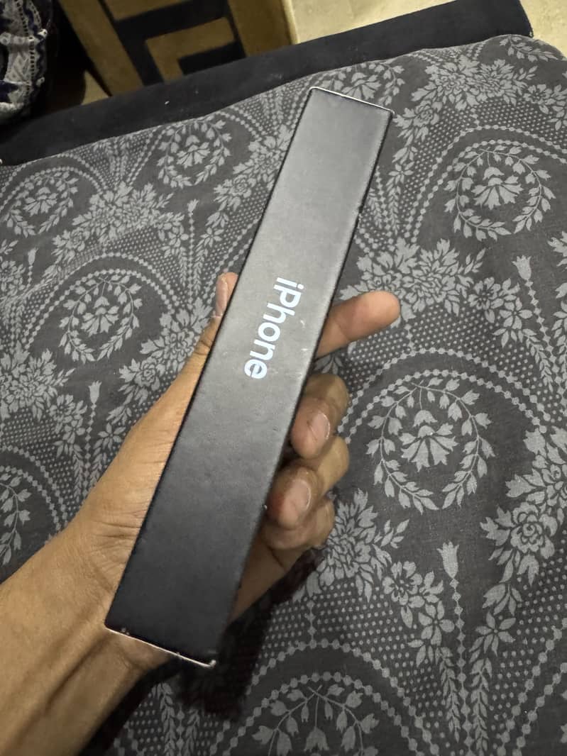 BOX FOR SALE - IPHONE 13 pro 2