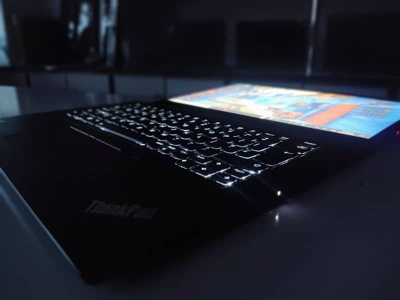 Lenovo yoga 370 8