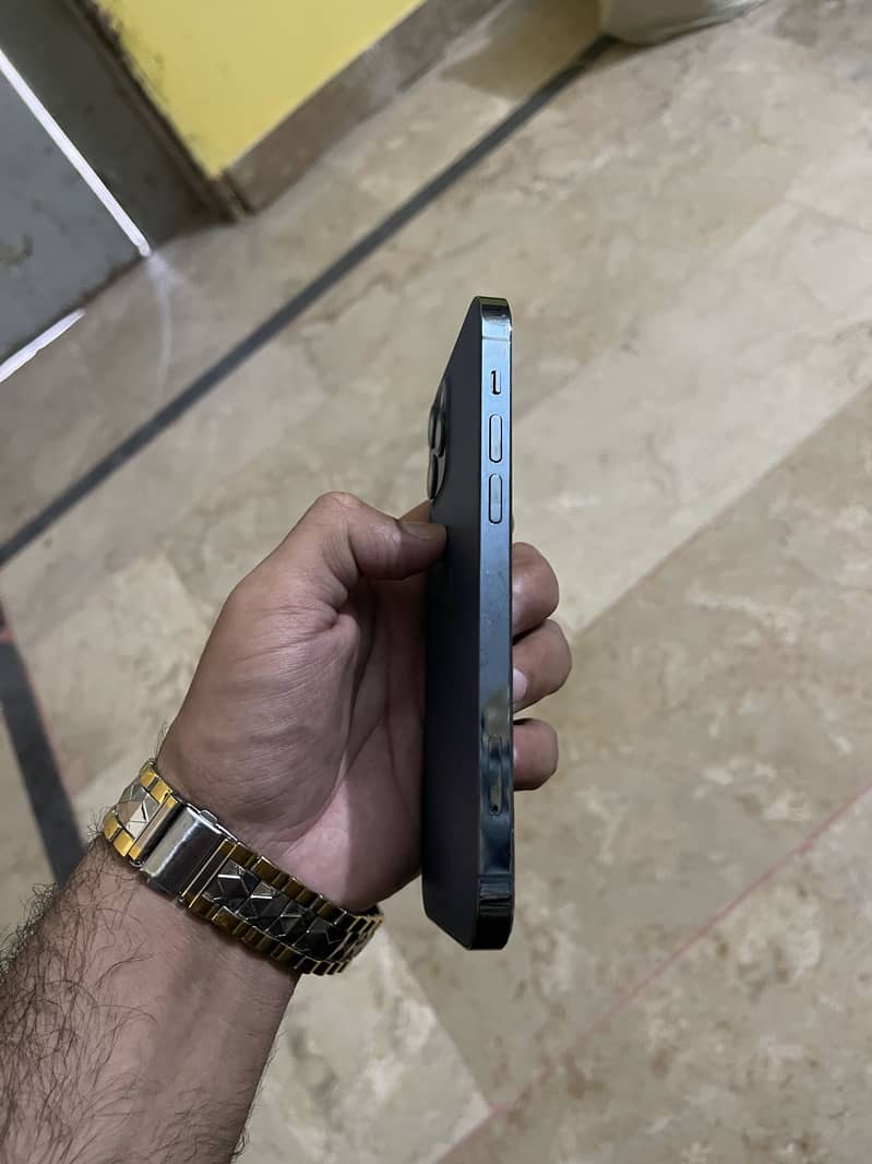iPhone 12 pro 128 factory unlocked non PTA 7