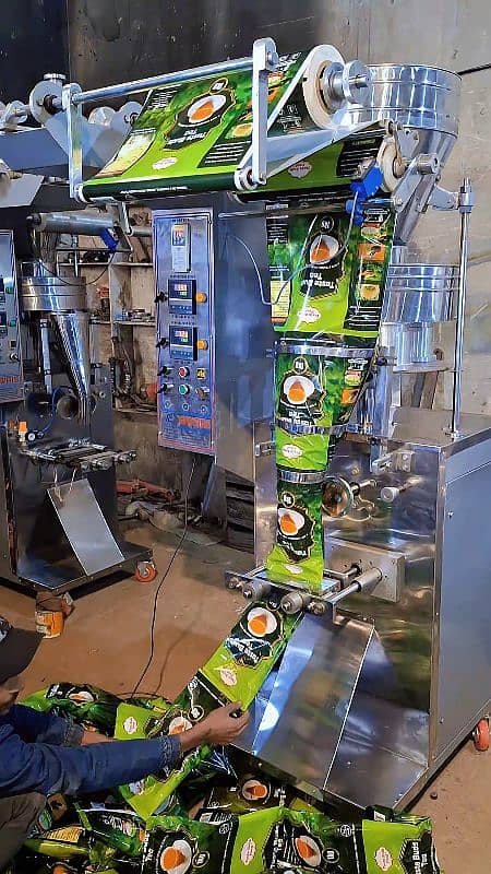 1/2 kg and 1kg Pouch Packing Machine For Tea Rice Powder Salt Granual 0