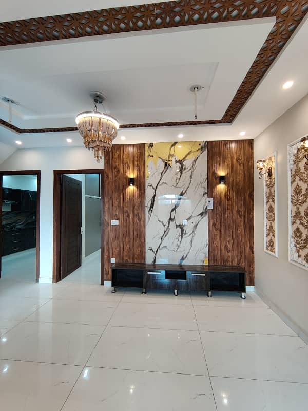 5 MARLA BRAND NEW HOUSE FOR SALE IN EDEN BOULEVARD COLLEGE ROAD LAHORE. 1