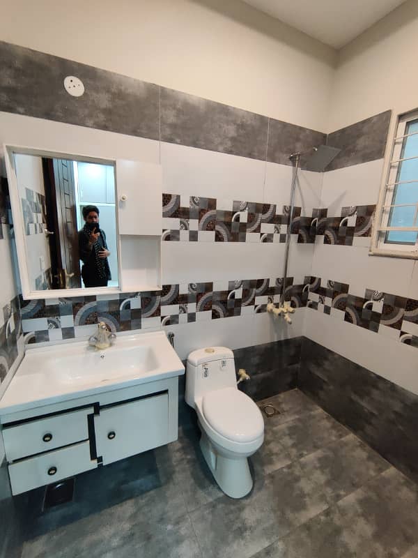 5 MARLA BRAND NEW HOUSE FOR SALE IN EDEN BOULEVARD COLLEGE ROAD LAHORE. 8